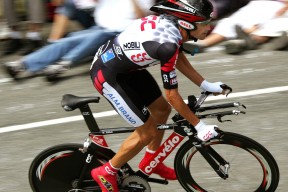 kaiyun网站-CS2枪战技巧瞬间制敌，反恐精英2指令