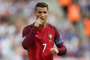 开云网站-CBA赛场的中国战队气势如虹，cba中国队队员名单